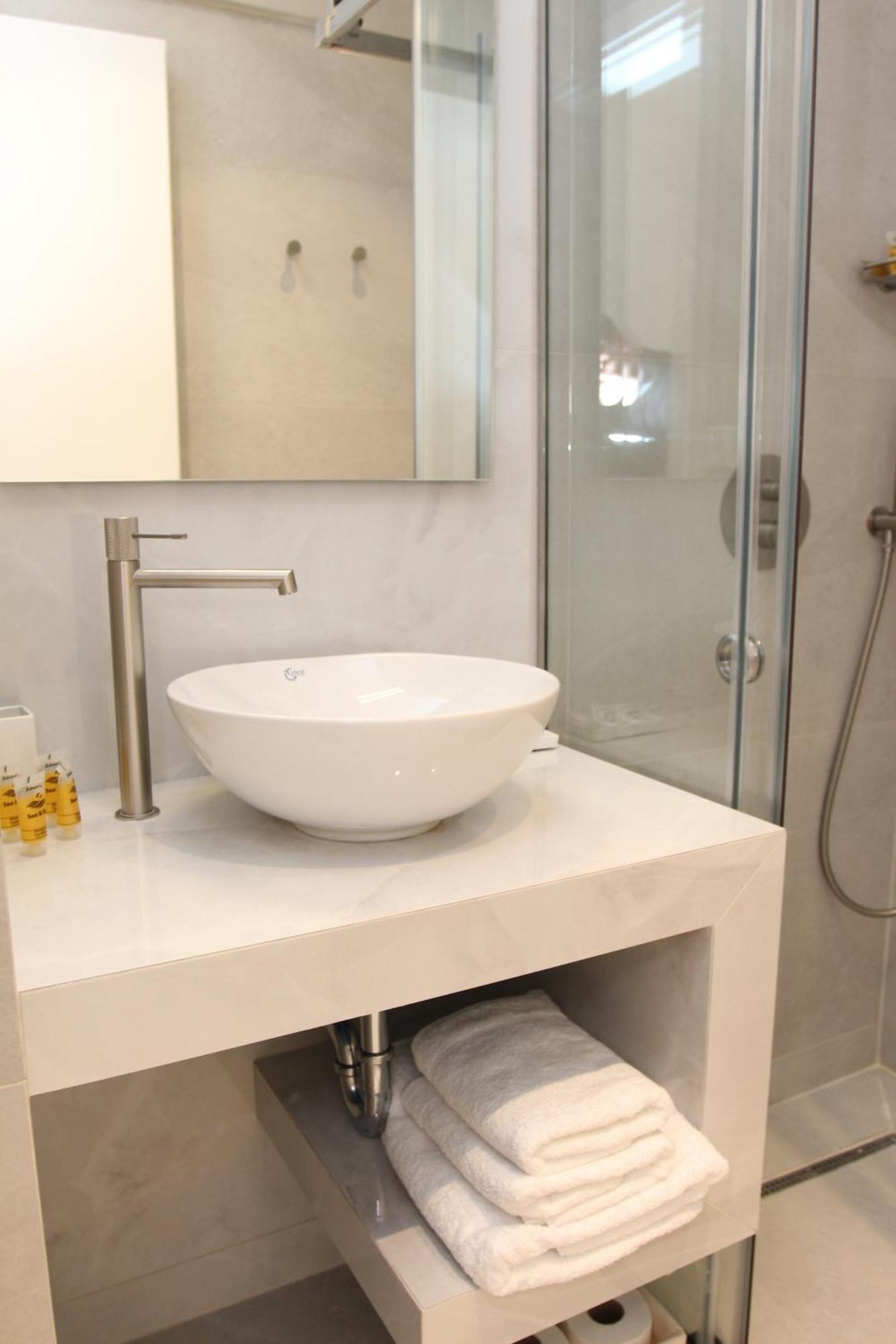 Central Metropolis Luxury Living Athén Kültér fotó